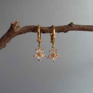 Pendientes Pequeños con Forma de Flor de Circonita, Plata de Ley 925, Coloridos, Oro, Rodio, Joyería Linda y Delicada, Regalo de Fiesta para Ella - Product Image 2