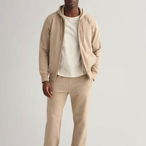 Sweat à capuche de tous les jours avec texture subtile Sweat à capuche de couleur unie avec bord urbain Sweat à capuche polyvalent pour des looks superposés - Product Image 4