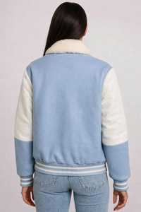 Chaquetas universitarias de alta calidad para mujer, hechas a medida y al por mayor, con capucha negra y dorada, forro de viscosa, color sólido, sin estampado - Product Image 5