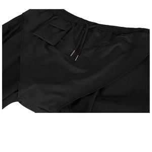 กางเกงขาสั้นสีดำล้วนสำหรับออกกำลังกายวิ่งเอวยางยืดสำหรับผู้ชายกางเกงขาสั้นสีดำแห้งเร็วพร้อมตาข่ายและกระเป๋าหลังสำหรับใส่ออกกำลังกาย - Product Image 5