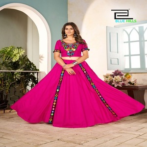 Colección Navratri Heavy Rayon con espejo de trabajo Lehenga Choli Fabricante y proveedor de Surat a la última tarifa - Product Image 1