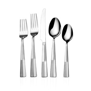 Ensemble de couverts d'hôtel de marque personnalisée couverts en acier inoxydable argentés polis et mats ensembles de couteaux, fourchettes et cuillères pour mariage - Product Image 1