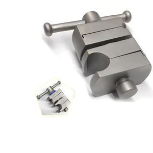 Pinces de table manuelles rotatives chirurgicales pour équipement de chirurgie anorectale avec instruments en acier inoxydable de haute qualité - Product Image 1