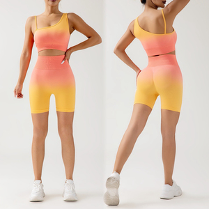 Sujetador con diseño de logotipo personalizado, ropa deportiva sin costuras para mujer, Sujetador deportivo con hombros asimétricos personalizado + conjunto de yoga con pantalones cortos - Product Image 3