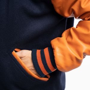 Veste de sport pour femme sur mesure en laine bleu royal et manches en cuir orange brûlé, respirante - Product Image 3