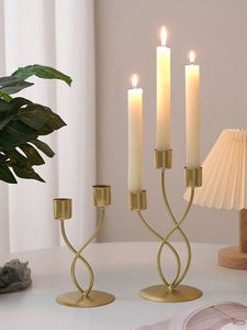 Candelabro de Metal Nórdico Elegante de Primera Calidad, Candelabro de Hierro Forjado de Doble Cabeza, Centro de Mesa para Bodas, Mesa Moderna para el Hogar - Product Image 4