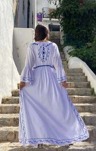 Vente en gros de vêtements ethniques longueur ras du sol en coton biologique avec dentelle et bouton de taille naturel robe de soirée maxi brodée à la main pour dames - Product Image 2