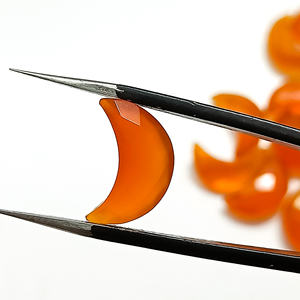 Pierre précieuse en cornaline naturelle, forme de croissant de lune facetté, perles en cornaline sculptées à la main, perles pour la fabrication de bijoux, 16 mm - Product Image 3