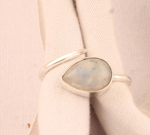 แหวนพลอยมูนสโตนสีเงินสเตอร์ลิงสำหรับผู้หญิงทันสมัยทำด้วยมือปรับทรงหยดน้ำตาอัญมณีทรงหลังเบี้ยแฟชั่นคริสเตียนสำหรับ925 - Product Image 4