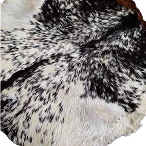 Tapis en cuir de chèvre véritable avec un motif naturel blanc et brun tacheté, peaux de tambour, cuir de vache noir et blanc moucheté - Product Image 4