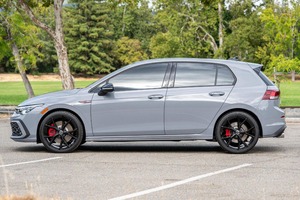 Modèle 2024 V..ks-wa-n G T I 380 SE, boîte de vitesses manuelle à 6 rapports, moteur turbo 4 cylindres, boîte de vitesses automatique, conduite à gauche, intérieur foncé - Product Image 4