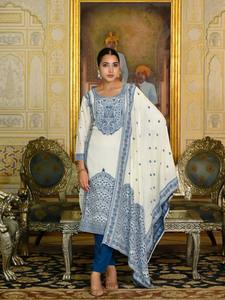 Ensemble Kurti élégant pour femmes avec bas de créateur et tenue ethnique prête à porter de qualité supérieure Dupatta pour acheteurs en gros - Product Image 2