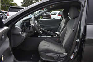 Construit Standard 2024 Hyun-dai Elantra SEL - Product Image 3