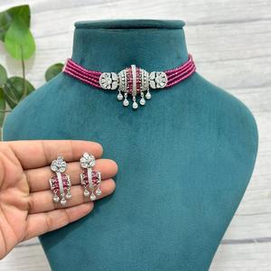 Ensemble de collier et boucles d'oreilles de qualité supérieure, finition argentée, pierres CZ, collection de bijoux de mariage pour femmes - Product Image 1