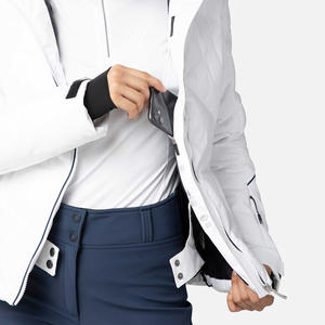 Chaqueta de esquí para mujer con ajuste personalizado Producción OEM Diseño impermeable Forro térmico y opciones de impresión de etiquetas privadas - Product Image 4
