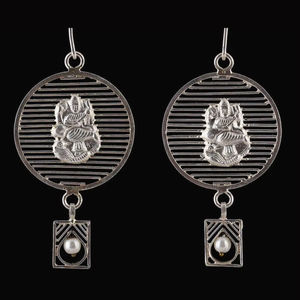 Pendientes de tuerca de moda de alta calidad Saraswati más vendidos, brillo brillante de alta calidad, directo del proveedor indio - Product Image 1