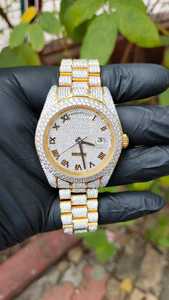 Reloj Deportivo de Lujo Edición Oro con Movimiento Automático, Acero Inoxidable, Esfera con Números Romanos de 20 mm, Correa de Cuero con Incrustaciones de Diamantes - Product Image 4