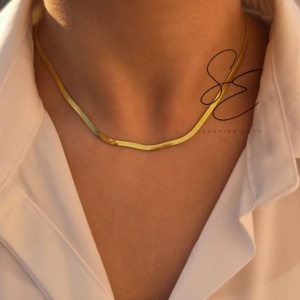 Cadena de serpiente chapada en oro de 18 quilates, cadena de espiga, collar moderno de acero inoxidable hipoalergénico y antideslustre para hombres y mujeres - 3 mm - Product Image 6