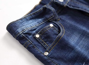 Short en jean de haute qualité pour hommes sur mesure respirant en détresse déchiré Denim taille moyenne conception pour l'été - Product Image 3