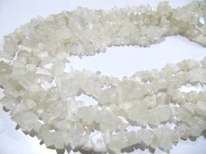 Perles de puce de forme libre non coupées en pierre de lune blanche naturelle 6to10mm perles graduées de meilleure qualité brin 34 pouces de Long - Product Image 2