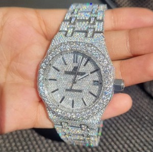 Moissanite diamante ghiacciato <span class=keywords><strong>orologio</strong></span> da polso Moissanite <span class=keywords><strong>orologio</strong></span> analogico VVS Clarity regalo per gli uomini e le donne su misura <span class=keywords><strong>orologio</strong></span> gioielli - Product Image 2