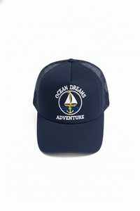 หมวกเรือใบพร้อมสำหรับฤดูร้อน - หมวกตาข่ายสีน้ำเงินกรมท่าแบบปรับได้ พร้อมโลโก้คำว่า “Adventure” และ “Nautical Ocean Dreams” - Product Image 2