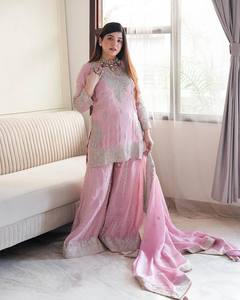 Top de trabajo de secuencia de bordado pesado de diseñador-Gharara y Dupatta Ropa india y pakistaní - Product Image 3