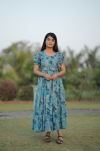 ชุดเดรสยาวพิมพ์ลายผ้าจอร์เจียชุดเดรสสำหรับงานปาร์ตี้ดีไซน์เนอร์คอลเลกชันพรีเมียม - Product Image 2