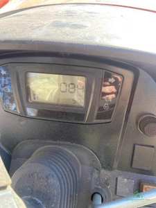 Tracteur 4x4 LX2610SUHSD 2023 avec godet à grappin - Moteur et pompe haute productivité pour les travaux agricoles et utilitaires - Product Image 6