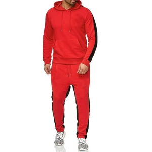 Conjunto Deportivo Unisex Personalizado de Invierno, 100% Algodón, Sudadera con Capucha y Pantalones Jogger, Diseño Nuevo, Corte Regular, Paneles Laterales Deportivos - Product Image 1
