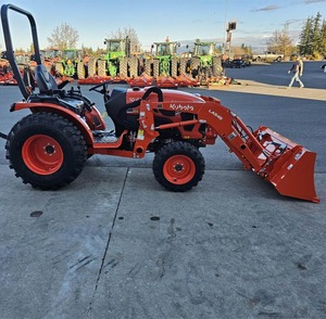 Tractor Kubota LX3520HSD 2025-Tractor utilitario compacto con accionamiento hidrostático - Product Image 1