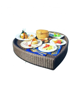 PLATEAU DE PETIT-DÉJEUNER FLOTTANT EN ROTIN DANS LA PISCINE DE L'HÔTEL DE LUXE OU LA VILLA DE RESORT TROPICALE, FRUITS: MANGUE, PASTÈQUE ET PASSION - Product Image 5