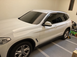 Pare-soleil de fenêtre de voiture HIC Luxury PMMA avec installation par ruban adhésif 3M pour BMW Série X3 (G01) 2018- - Product Image 2