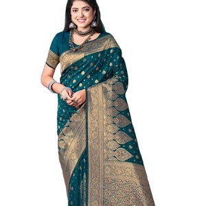 El último diseñador de seda suave Banarasi tejida Pallu con borlas Saree por Fab Zone - Product Image 1