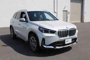 Voitures BMW X1 xDrive28i AWD xDrive28i 4 portes Sports Activity Vehicle d'occasion en bon état à vendre - Product Image 6