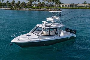 2014 Everglades 350 LX 35 FT Yate Excelente Buen Estado - Product Image 2