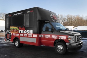 Camión de Comida Móvil de Fibra de Vidrio Personalizado de Alta Calidad con Garantía de 3 Años para Eventos al Aire Libre y Mercados, Comida para Refrigerios y Papas Fritas - Product Image 2