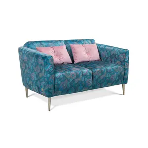 Итальянский двухместный диван компактный роскошный и элегантный дизайн для стильного и комфортного проживания