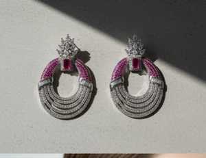 Elegantes pendientes de lujo de rodio blanco pulido, joyería de diseñador perfecta para ropa de fiesta de mujer y celebraciones especiales - Product Image 5