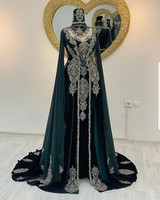 Robe longue de soirée luxueuse en satin écologique, col montant vintage, dentelle faite main, ornements en pierres, perles de cristal, motif floral