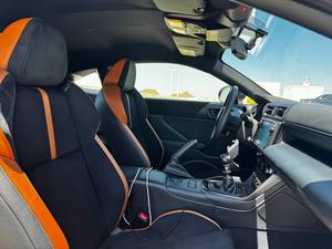 Toyota GR86 Edición Hakone 2025 Usado Premium ~1,100 Millas, Transmisión Manual de 6 Velocidades - Product Image 6