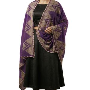 Vente en gros de châles islamiques de grande taille en couleurs assorties |   Voile léger en polyester respirant brodé de fleurs en strass dorés pour l'été au quotidien - Product Image 1