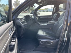 Jeep Wagoneer L Series II Twin Turbo 4WD 2024 Usado en Buenas Condiciones - Product Image 3