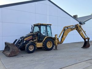 Chargeuse-pelleteuse CAT 432D d'occasion, capacité nominale de 9 tonnes, modèle 2023, équipement de construction lourd, prêt à être expédié - Product Image 1