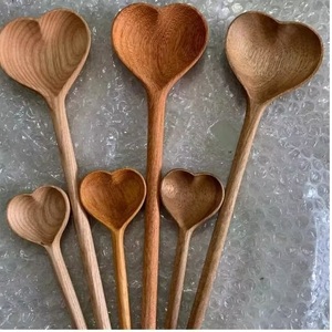 Cuchara de Esquina de Madera de Olivo Sostenible Hecha a Mano, Accesorio de Cocina para Cocinar y Servir - Product Image 4