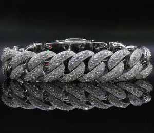 Bracelet gourmette de luxe en argent sterling 925 plaqué rhodium avec diamant moissanite, design lettre R personnalisée, cadeau pour femme - Product Image 1