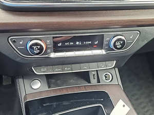 Audi Q5 quattro S line Prem Plus 45 TFSI 2023 en parfait état - Product Image 5