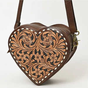 Bolso Bandolera de Cuero Genuino para Mujer, Estilo Vintage Bohemio, Bolso de Mano de Cuero Vacuno con Forma de Corazón Floral - Product Image 5