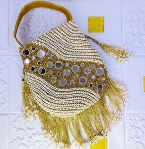 Bolso Potli Batua Étnico de Diseño Artesanal para Fiesta de Noche o Boda, con Bordado, Patrón de Piedras, Correa Dori y Forro de Algodón - Product Image 3