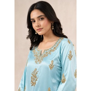 Eleva tu vestuario étnico con este impresionante conjunto de kurta y palazzo de gasa bordada en azul cielo con dupatta, ecológico, de Rama's - Product Image 2